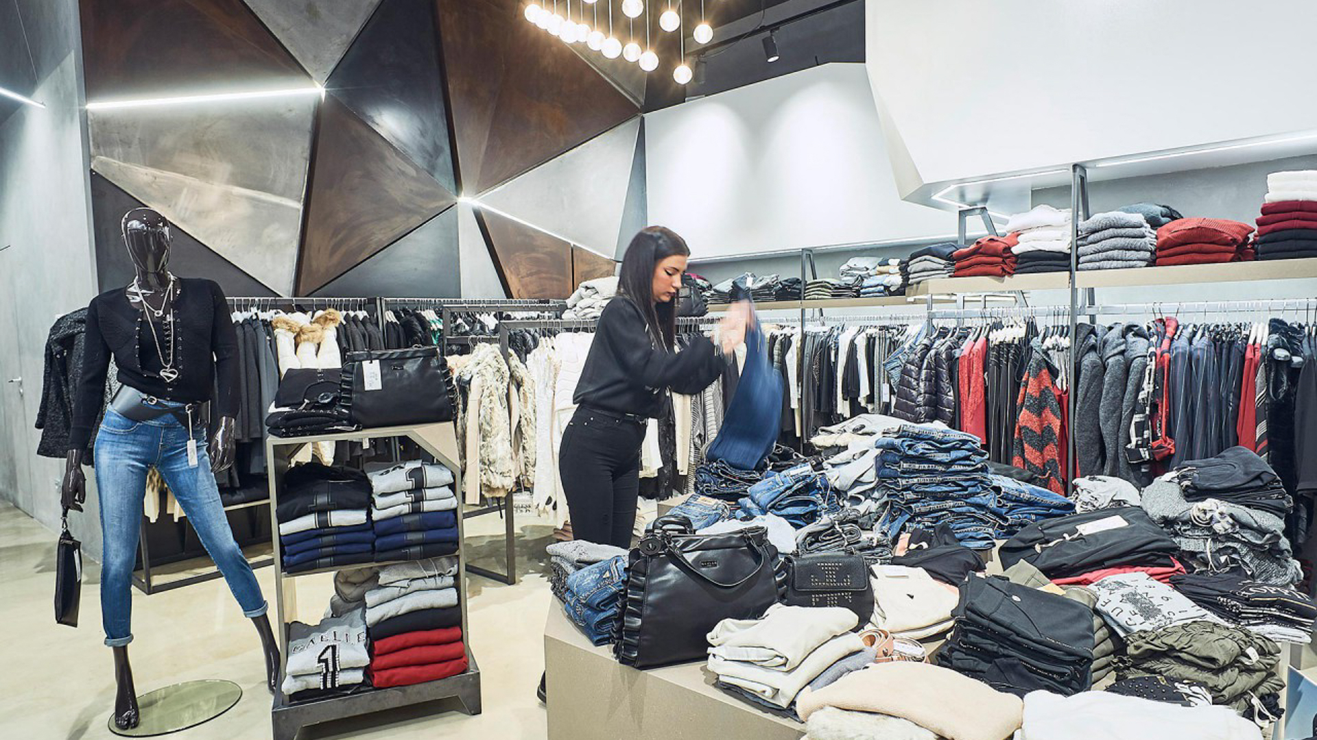 Tribeca Mondojuve Shopping Village